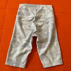 Lululemon Biker Shorts Womens 4 Camo High Rise Biker Shorts Yoga Athletic Gym